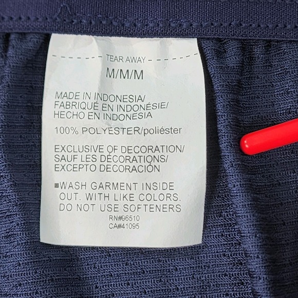 Under Armour Project Rock USA Loose Fit Mesh Shorts Mens M Red White Blue Pocket - Picture 15 of 16